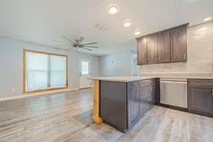 205 Winding Way, Rockport, TX 78382 - Photo 5
