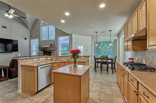 23 Weeping Spruce Pl, Conroe, TX 77384 - Photo 11