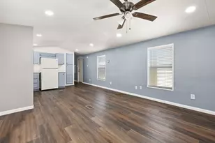 2222 N Austin Ave, Pearland, TX 77581 - Photo 9