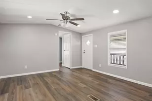 2222 N Austin Ave, Pearland, TX 77581 - Photo 5