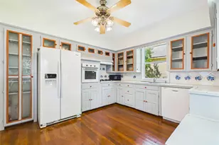 314 W Sidnor St, Alvin, TX 77511 - Photo 11