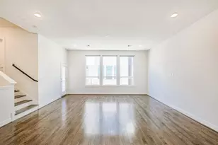 946 W 18th St, Houston, TX 77008 - Photo 13