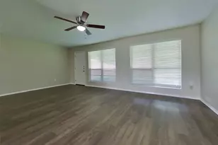 2706 King James Ct, Webster, TX 77598 - Photo 3