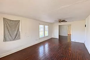 7915 Colonial Ln, Houston, TX 77051 - Photo 3