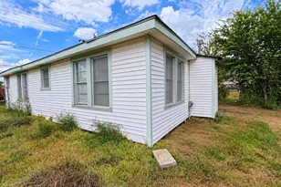 7915 Colonial Ln, Houston, TX 77051 - Photo 11