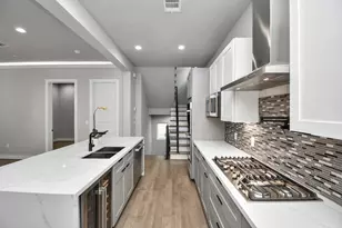 1320 Eberhard St, Houston, TX 77019 - Photo 17