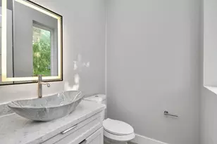 1320 Eberhard St, Houston, TX 77019 - Photo 13