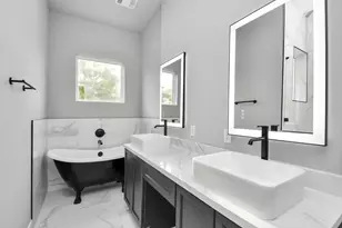 1320 Eberhard St, Houston, TX 77019 - Photo 33