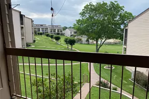 204 E Lakeview Terrace, Conroe, TX 77356 - Photo 11