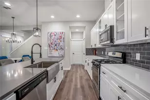 8474 Berry Green Ln, Houston, TX 77022 - Photo 3