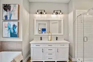 8474 Berry Green Ln, Houston, TX 77022 - Photo 9