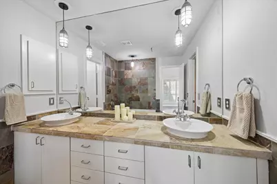 2009 Mason Street, Houston, TX 77006 - Photo 11