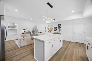 801 E 32nd 1/2 St, Houston, TX 77022 - Photo 11