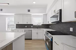 801 E 32nd 1/2 St, Houston, TX 77022 - Photo 21