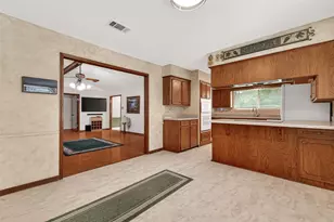 737 Holly Springs Dr, Conroe, TX 77302 - Photo 19