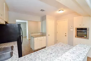 5405 Southlea St, Houston, TX 77033 - Photo 17