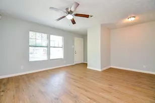 5405 Southlea St, Houston, TX 77033 - Photo 5