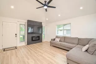 17006 Enchanted Cir E, Sugar Land, TX 77498 - Photo 3
