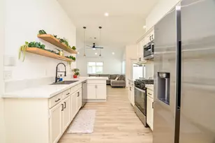 17006 Enchanted Cir E, Sugar Land, TX 77498 - Photo 11