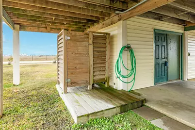 16725 Captain Bligh Road, Jamaica Beach, TX 77554 - Photo 13