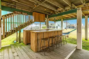 16725 Captain Bligh Rd, Jamaica Beach, TX 77554 - Photo 11