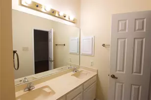 12430 Brook Meadows Ln, Stafford, TX 77477 - Photo 13