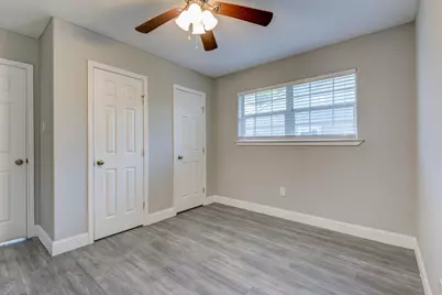 223 W Adoue Street, Baytown, TX 77520 - Photo 17