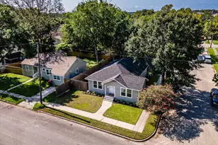 223 W Adoue St, Baytown, TX 77520 - Photo 23