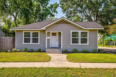 223 W Adoue Street, Baytown, TX 77520 - Photo 1