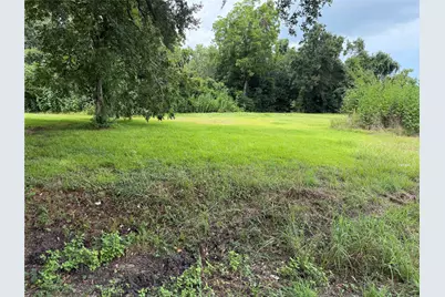 000 W Miller Street, Angleton, TX 77515 - Photo 1