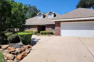 104 April Wind Dr S, Conroe, TX 77356 - Photo 3