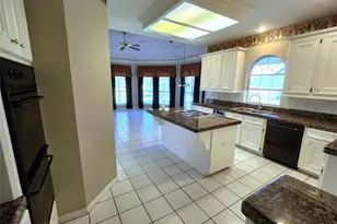 104 April Wind Dr S, Conroe, TX 77356 - Photo 15