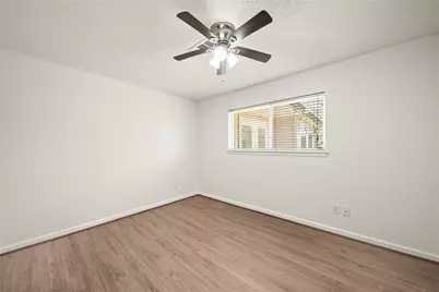 303 Rachael Lane, Friendswood, TX 77546 - Photo 7