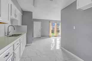 14618 Flair Dr, Houston, TX 77049 - Photo 13