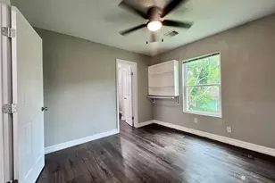 207 S Ave A, Willis, TX 77378 - Photo 9