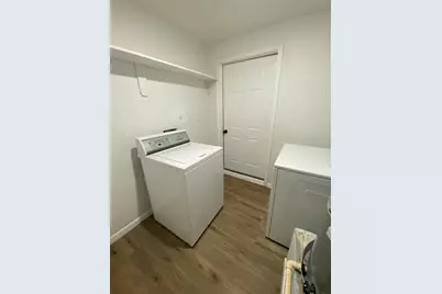 207 S Avenue A #B, Willis, TX 77378 - Photo 11