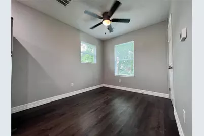 207 S Avenue A #B, Willis, TX 77378 - Photo 7