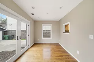 1110 E 26th St, Houston, TX 77009 - Photo 13