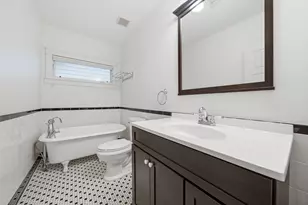 1110 E 26th St, Houston, TX 77009 - Photo 11