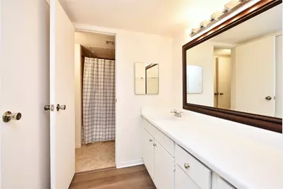 3035 Walnut Bend Lane #15, Houston, TX 77042 - Photo 11