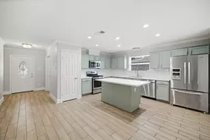 3116 Creek Bank Ln, Pearland, TX 77581 - Photo 9