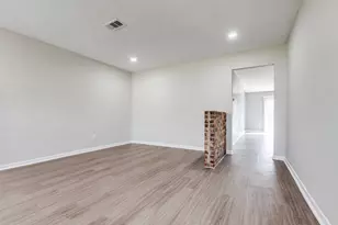 5426 Fairgreen Ln, Houston, TX 77048 - Photo 3