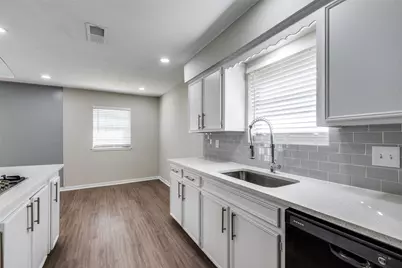 5426 Fairgreen Lane, Houston, TX 77048 - Photo 19