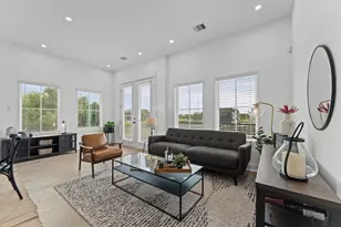 2710 Jensen Creek Ln, Houston, TX 77026 - Photo 7