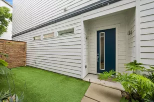 1609 St Charles St, Houston, TX 77003 - Photo 9
