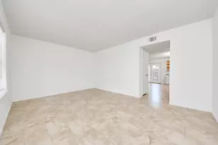10372 Hammerly Blvd, Houston, TX 77043 - Photo 5