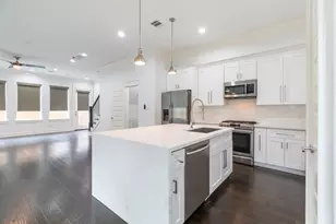 1032 W 21st St, Houston, TX 77008 - Photo 3