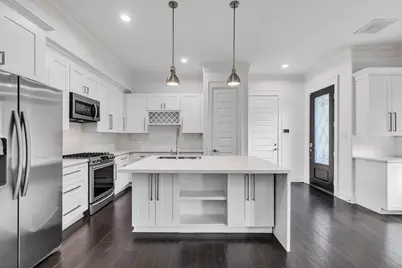 1032 W 21st Street, Houston, TX 77008 - Photo 1