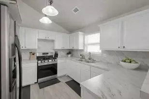 29206 Stapleford St, Spring, TX 77386 - Photo 9