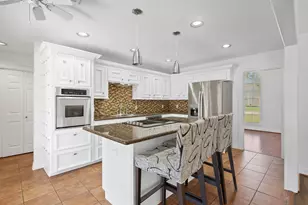 7302 Maple Ln, Baytown, TX 77521 - Photo 7